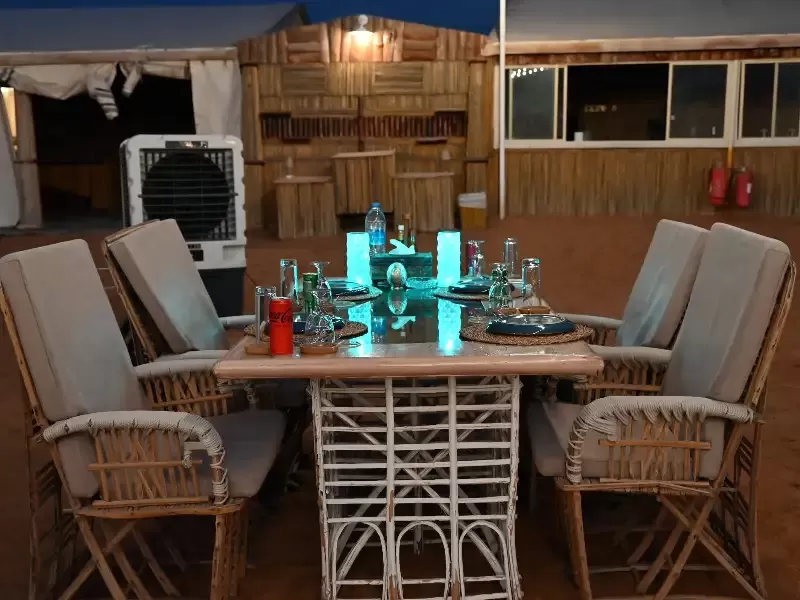 Safari nel Deserto con Pernottamento in Campo Desertico